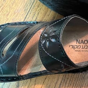 Israeli Handmade Naot’s in Black Madras Slides w Cutout Flowers.